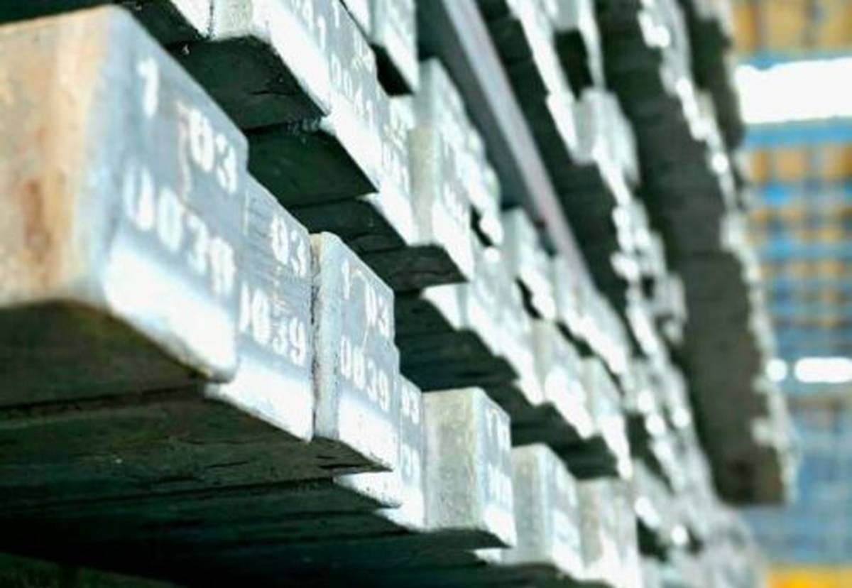 عرضه ۱۰ هزار تن شمش فولادی شرکت فولاد غدیر نی‌ریز در بورس کالا