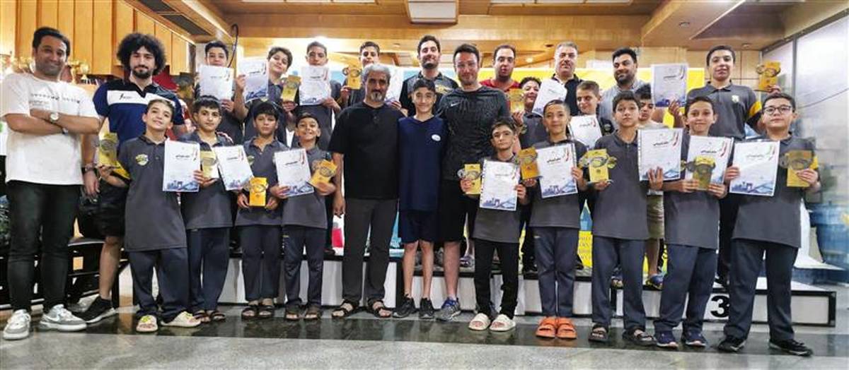 نایب‌قهرمانی آکادمی فولاد مبارکه در رقابت‌های شنای پسران کشور