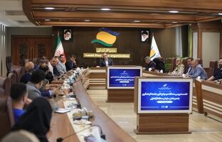نشست بررسی مسائل و موانع فعالان گردشگری با حضور مدیرعامل سازمان منطقه آزاد انزلی برگزار شد