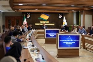 نشست بررسی مسائل و موانع فعالان گردشگری با حضور مدیرعامل سازمان منطقه آزاد انزلی برگزار شد