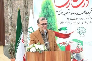 دانش‌آموز منطقه ۲ تهران حکم شهردار مدرسه گرفتند/ دانش‌آموزان منطقه ۲ سکان هدایت مدارس را به دست گرفتند