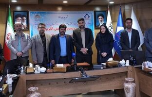 مرکز تحقیقات یزد و گروه تامین و فرآوری مواد معدنی فولاد مبارکه تفاهم نامه امضا کردند