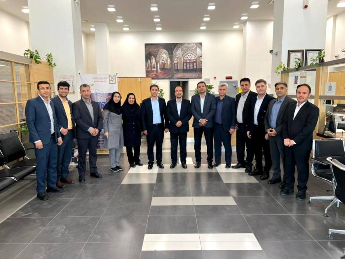 معارفه مدیر جدید بانک صنعت و معدن در استان فارس/تمرکز بر توسعه صنعتی استان و ارائه خدمات نوین بانکی به تولیدکنندگان