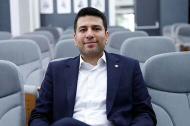 آگهی مزایده واگذاری سهام شرکت کارگزاری بانک کارآفرین
