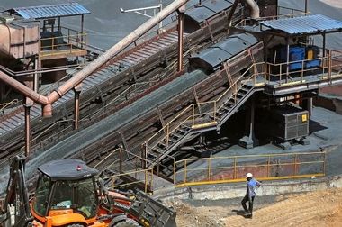 درخشش سیمیدکو در نمایشگاه مشهد اینوکس و فاینکس؛ طلوع فرصتی نو برای سرمایه‌گذاری