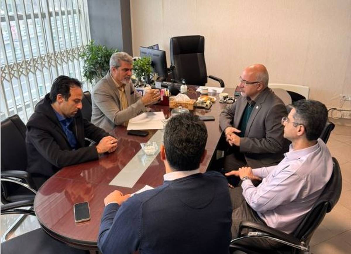 نشست مشترک بانک صنعت و معدن و پارک علم و فناوری دانشگاه سمنان برای معرفی محصولات نوین تأمین مالی برگزار شد