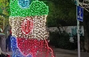 درخشش «نقشه ایران» در خیابان ایران‌زمین