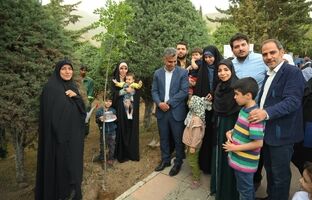 کاشت 100 اصله نهال به نام نوزادان منطقه یک در پویش نفس های تازه شهر 