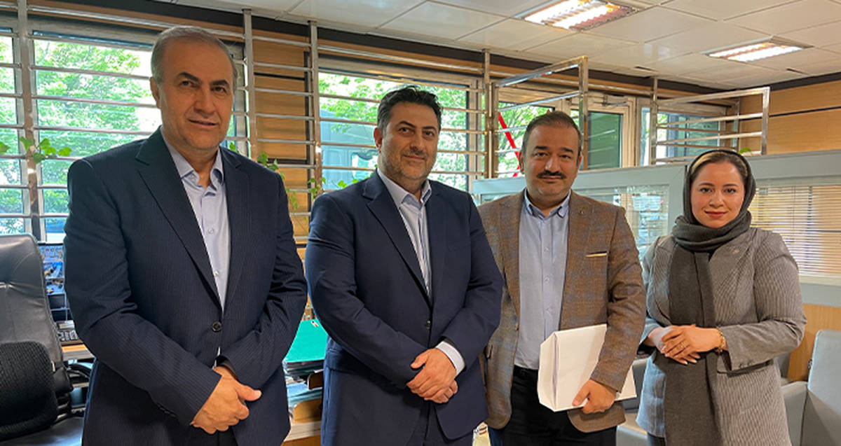 تشریح نحوه همکاری بانک توسعه صادرات ایران با شرکت‌های فولادی