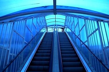 هویت بخشی بصری به میدان کتاب با اجرای نقاشی گرافیتی