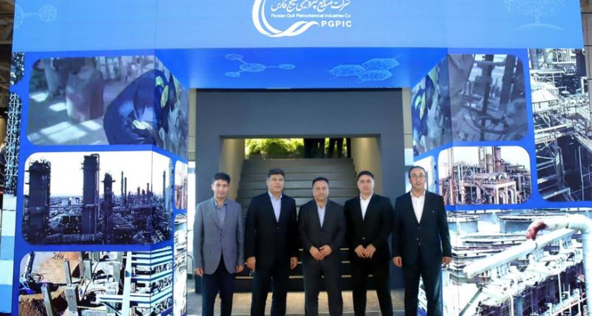 بازدید مدیرعامل پتروشیمی شهید تندگویان از غرفه های صنایع پایین‌دستی در آخرین روز نمایشگاه ایران‌پلاست