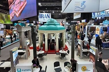 رالی‌تور و گردهمایی خودروهای تاریخی در محکومیت تجاوز به میراث فرهنگی و تاریخی ایران برگزار شد