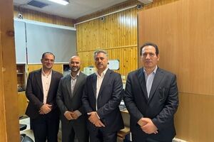 بازدید معاون شعب و توسعه بازار مدیرعامل بانک سرمایه از باجه چاپ و نشر با محوریت ارتقای کیفیت خدمات
