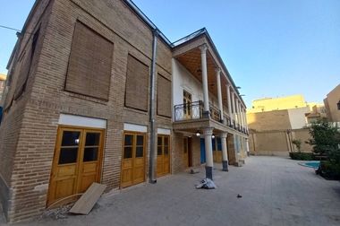   جمع آوری خودروهای اسقاطی و رها شده در منطقه ۱۲