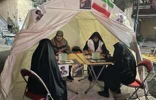  تجدید میثاق با آرمان‌های رهبر شهید انقلاب با برپایی ایستگاه‌ های صلواتی و خدمات پزشکی در میدان تجریش در کنار تجمع مردمی 