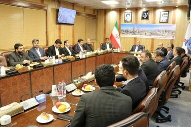 گزارش تصویری از بازدید سردار نجار فرمانده قرارگاه اقتصادی وزارت دفاع از شرکت پتروشیمی شیراز و دیدار با مهندس پورکیا سرپرست شرکت پتروشیمی شیراز
