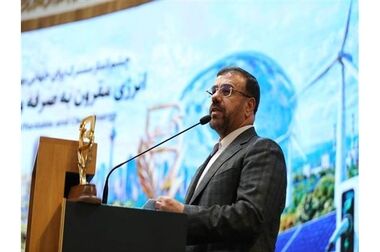 پذیرش مسئولیت در شرایط دشوار، شجاعت و فداکاری برای خدمت صادقانه به مردم است