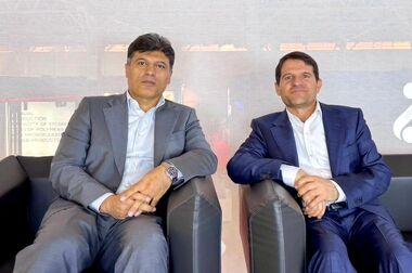بازدید مدیرعامل پتروشیمی شهید تندگویان از غرفه های صنایع پایین‌دستی در آخرین روز نمایشگاه ایران‌پلاست