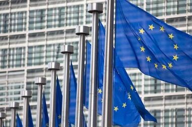 قیمت طلا با پیشرفت توافق آمریکا و ایران به بالای ۴۲۰۰ دلار بازگشت