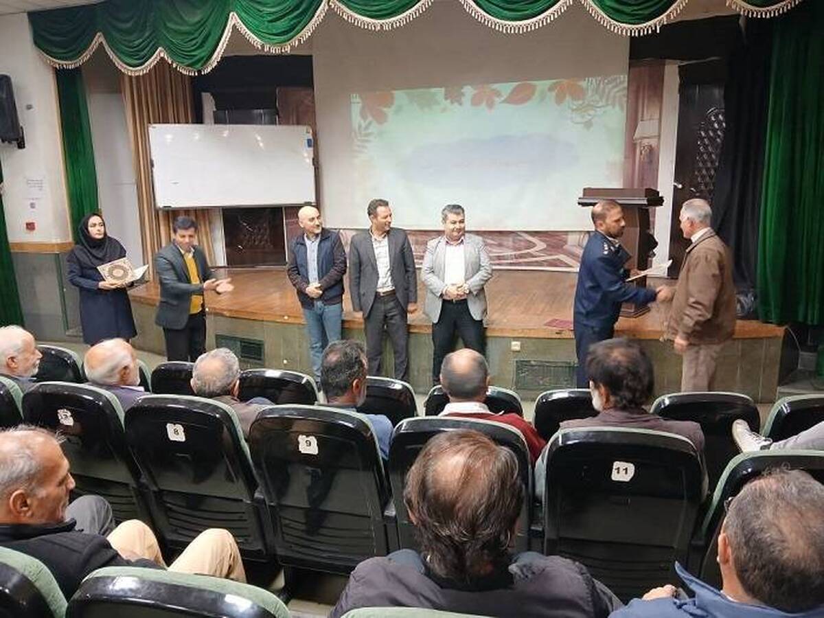 تجلیل رانندگان قانونمند ناوگان حمل و نقل عمومی منطقه 2 پایتخت