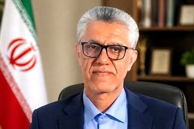 آیین تجلیل از تلاشگران و کارگران نمونه در شرکت پتروشیمی شیراز برگزار شد