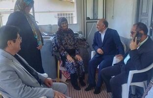 مراکز درمانی تحت پوشش در غرب مازندران برای خدمت به ایثارگران افزایش می یابد/ آمادگی بیمه دی برای ارائه خدمات ویژه به ایثارگران در بیمارستان امام خمینی (ره) تنکابن