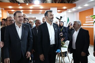 دریافت تندیس برنزین پیشتازان بهره‌وری معادن و صنایع معدنی