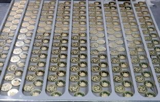 مداخله موثر بانک مرکزی در بازار طلا و سکه/ اثر حراج ربع سکه با ضرب سال ۱۴۰۳ چیست؟