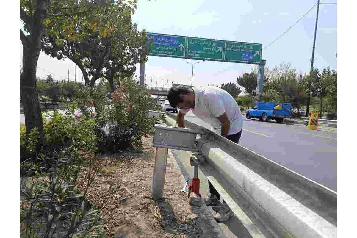 تقویت ایمنی چهار محور پرتردد منطقه ۱۹ با مرمت و نصب ۳۵ گاردریل