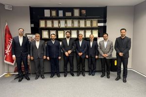 توافق‌نامه‌های راهبردی میان بانک شهر و فولاد غدیر نی‌ریز به امضاء رسید