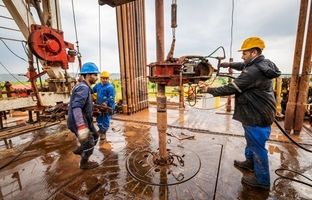 تکمیل ۷ حلقه چاه منصورآباد با تجهیزات ایرانی؛ جهش ۱۲ هزار بشکه‌ای در تولید نفت