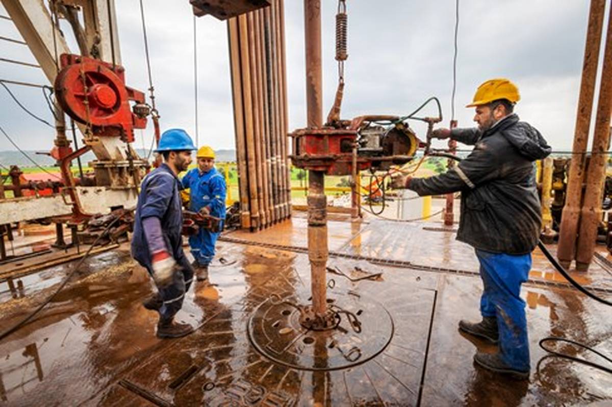 تکمیل ۷ حلقه چاه منصورآباد با تجهیزات ایرانی؛ جهش ۱۲ هزار بشکه‌ای در تولید نفت