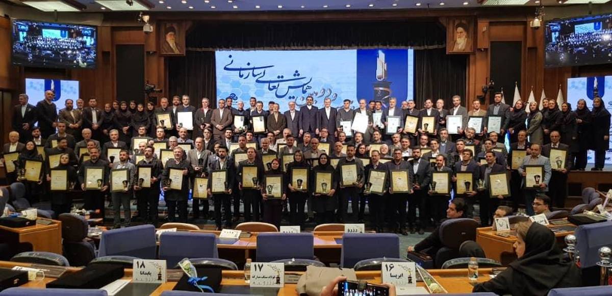  برای نخستین بار ۱۰ شرکت از گروه فولاد خوزستان جایزه تعالی سازمانی دریافت نمودند