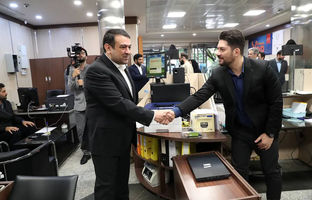  بازدید نجارزاده از برخی شعب انتقال یافته بانک سابق آینده به بانک ملی ایران/ استمرار بی وقفه خدمات به مردم و تمرکز بر مشتری مداری