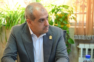 آغاز عملیات ایمن‌سازی بزرگراه ارتش شرق با نصب نیوجرسی‌های بتنی