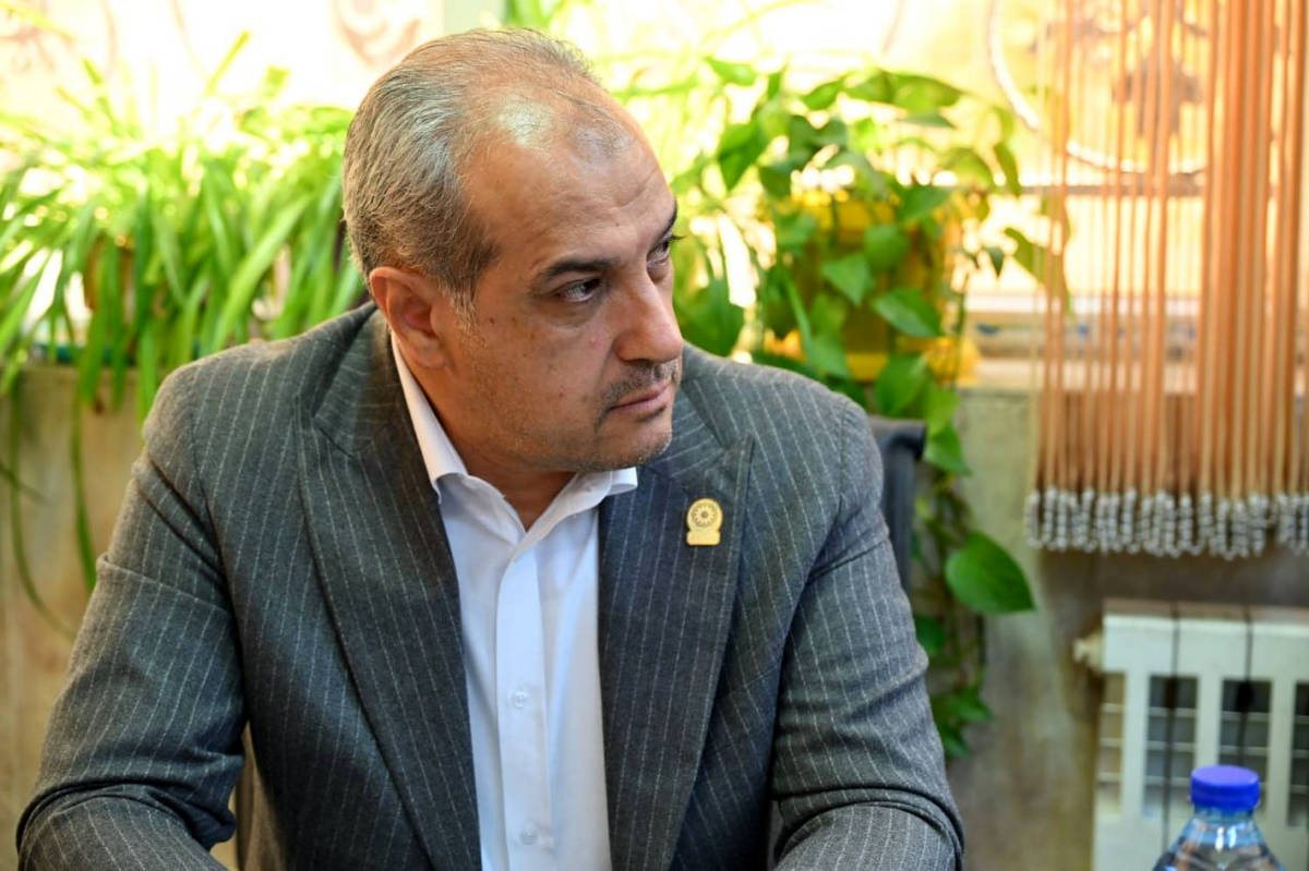 اهدای نشان پیام‌آوران مهربانی به شهردار منطقه یک تهران