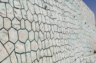 نمایش دست آفریده‌های بانوان کارآفرین در بوستان سلامت منطقه ۲