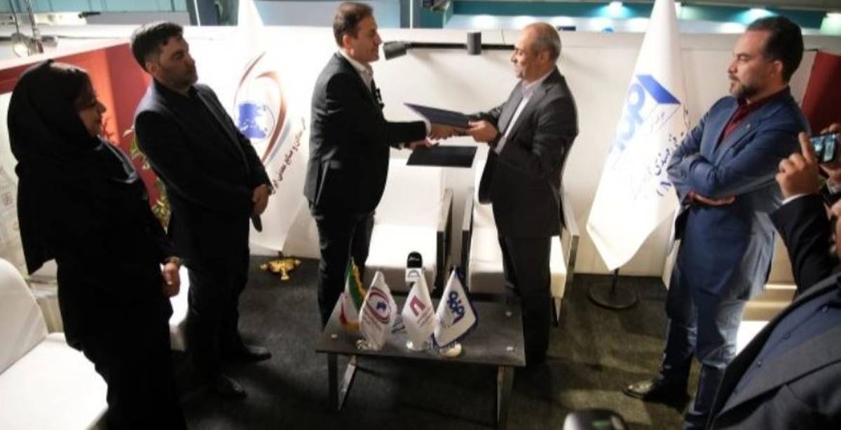انعقاد تفاهم‌نامه همکاری میان شرکت فنی‌ و مهندسی فولاد مبارکه اصفهان و شرکت بازرگانی معادن و صنایع معدنی ایران در دومین روز نمایشگاه ایران متافو