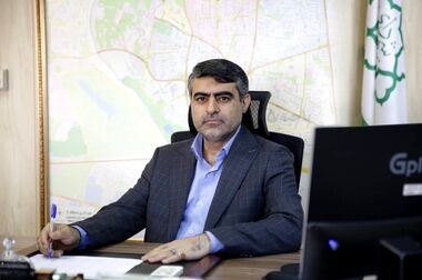 تجلیل شهردار منطقه ۵ از تلاشگران و پیشکسوتان عرصه ارتباطات همزمان با هفته روابط عمومی