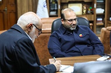 نشست مدیران فولاد اکسین و جهان آرا با محوریت توسعه پایدار و تأمین مواد اولیه