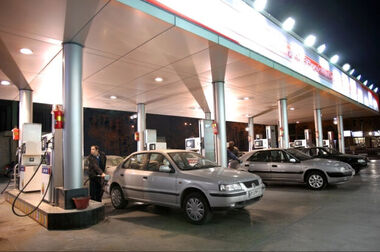 عرضه سوخت در کشور متوقف نشده است / مردم از مراجعه مداوم به جایگاه‌ها خودداری کنند