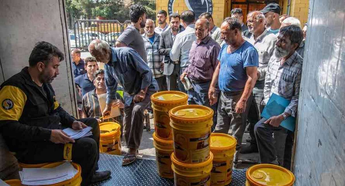 توزیع روغن موتور دیزلی در پایانه امیرکبیر اصفهان توسط شرکت نفت سپاهان
