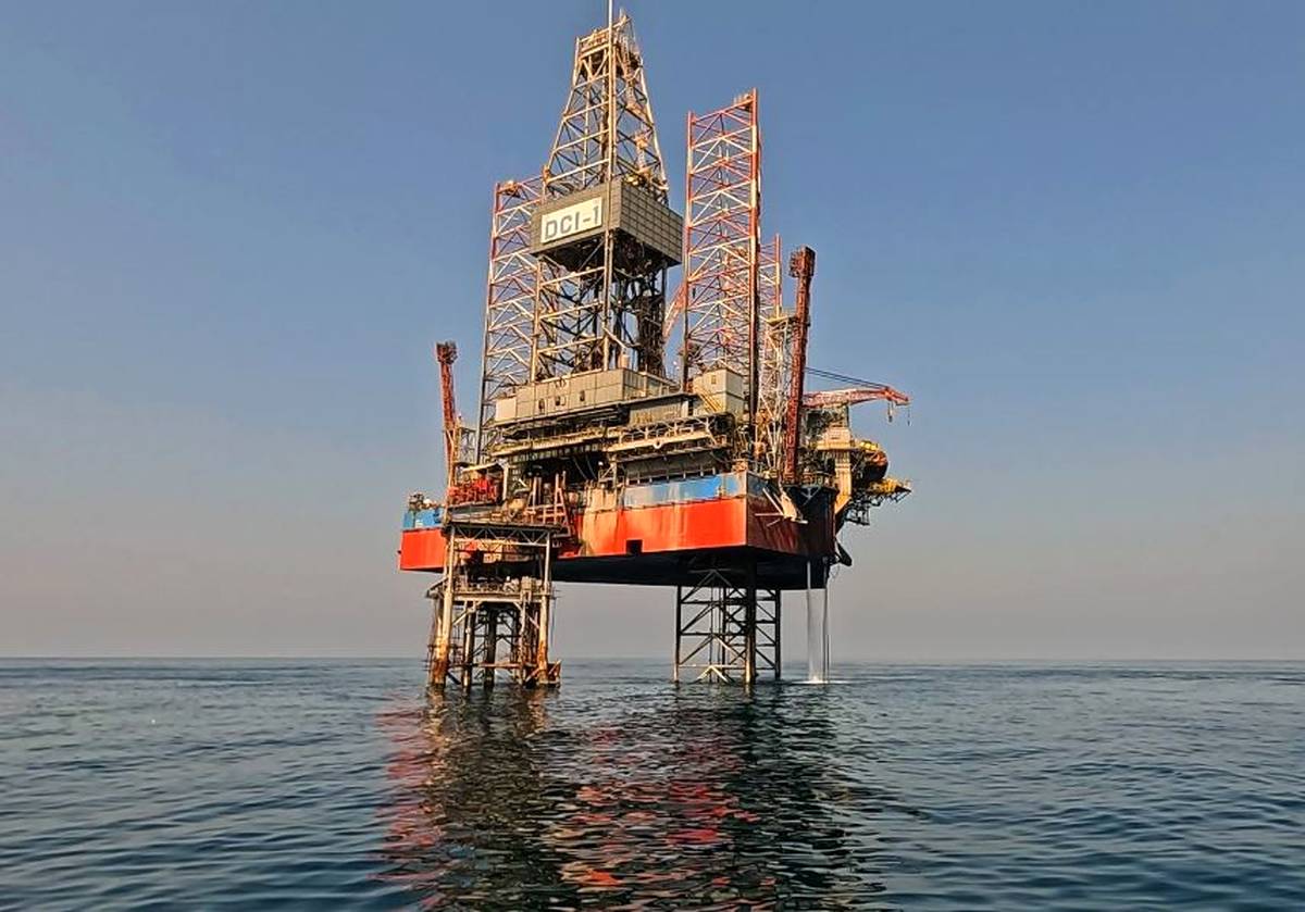 جابجایی سکوی حفاری DCI-1 به میدان گازی بلال در شرایط دشوار جوی به پایان رسید