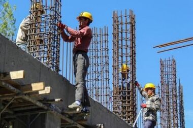  تبعیض در حق کارگران ساختمانی/ از فشار روانی تا محرومیت از بیمه‌ی تامین اجتماعی