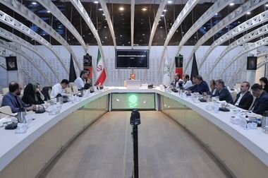 نوسازی و رفع نقص چراغ‌های راهنمایی در معابر پرتردد منطقه ۲ تهران