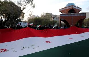 اجتماع بزرگ دانش آموزان منطقه۹ زیر سایه پرچم مقدس جمهوری اسلامی