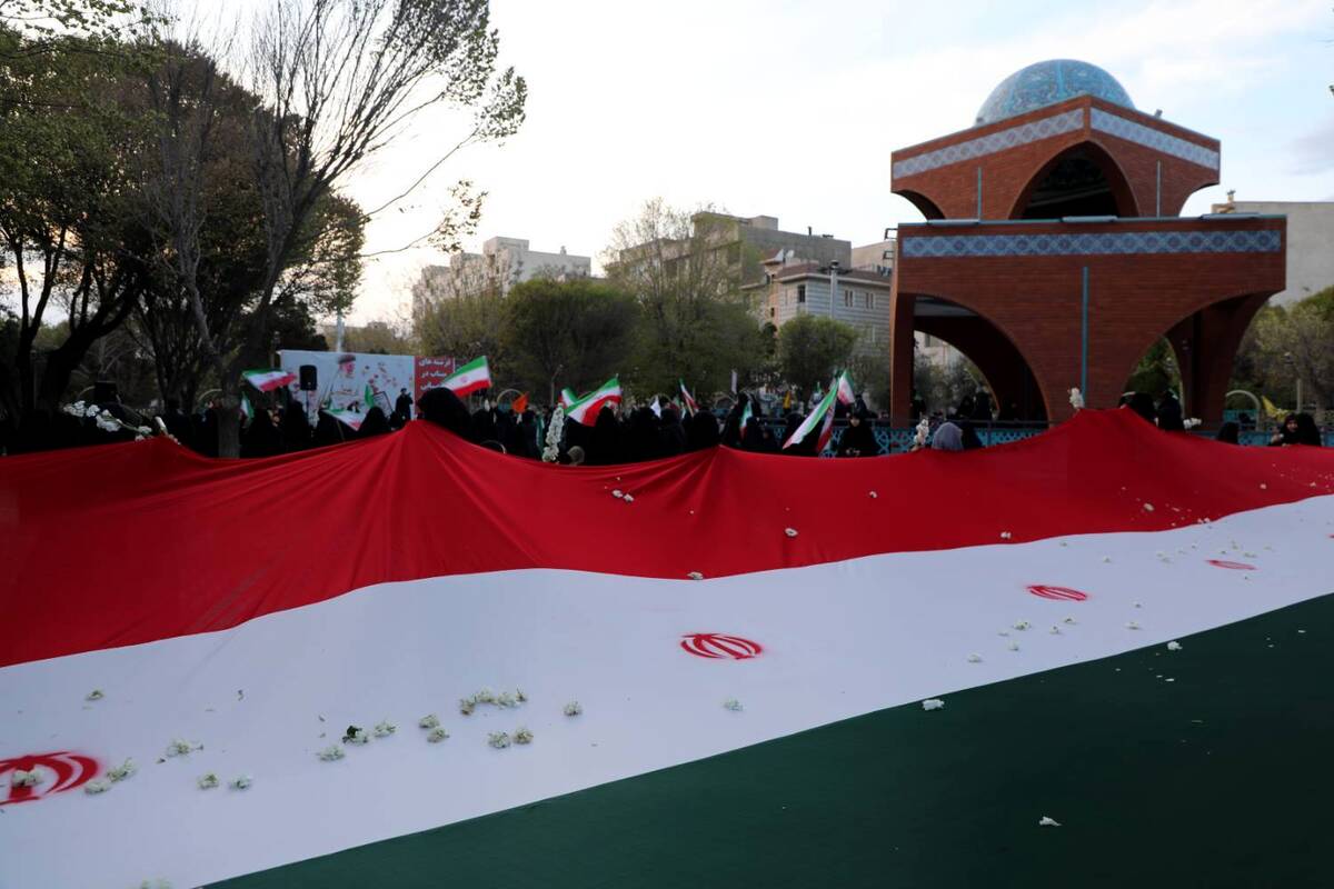 اجتماع بزرگ دانش آموزان منطقه۹ زیر سایه پرچم مقدس جمهوری اسلامی