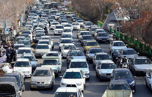 پیشنهاد تداوم شناورسازی ساعت کاری ادارات تا ۱۵ مهر/ سفرهای کاری و تحصیلی؛ علت ۸۸ درصد ترافیک تهران