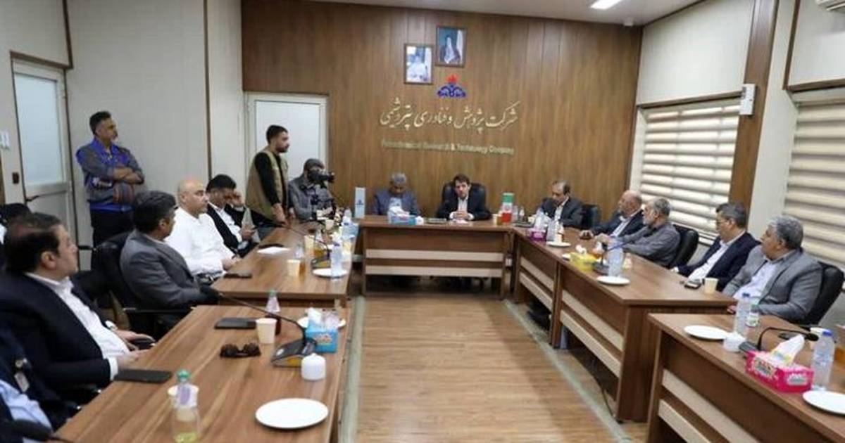 تأکید معاون وزیر نفت بر تقویت پیوند پژوهش و صنعت در بازدید از شرکت پژوهش و فناوری پتروشیمی مرکز ماهشهر