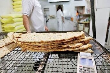 فروش اجباری نان‌ سبزیجات و کنجدی باب شده است/ با متخلفین برخورد خواهد شد